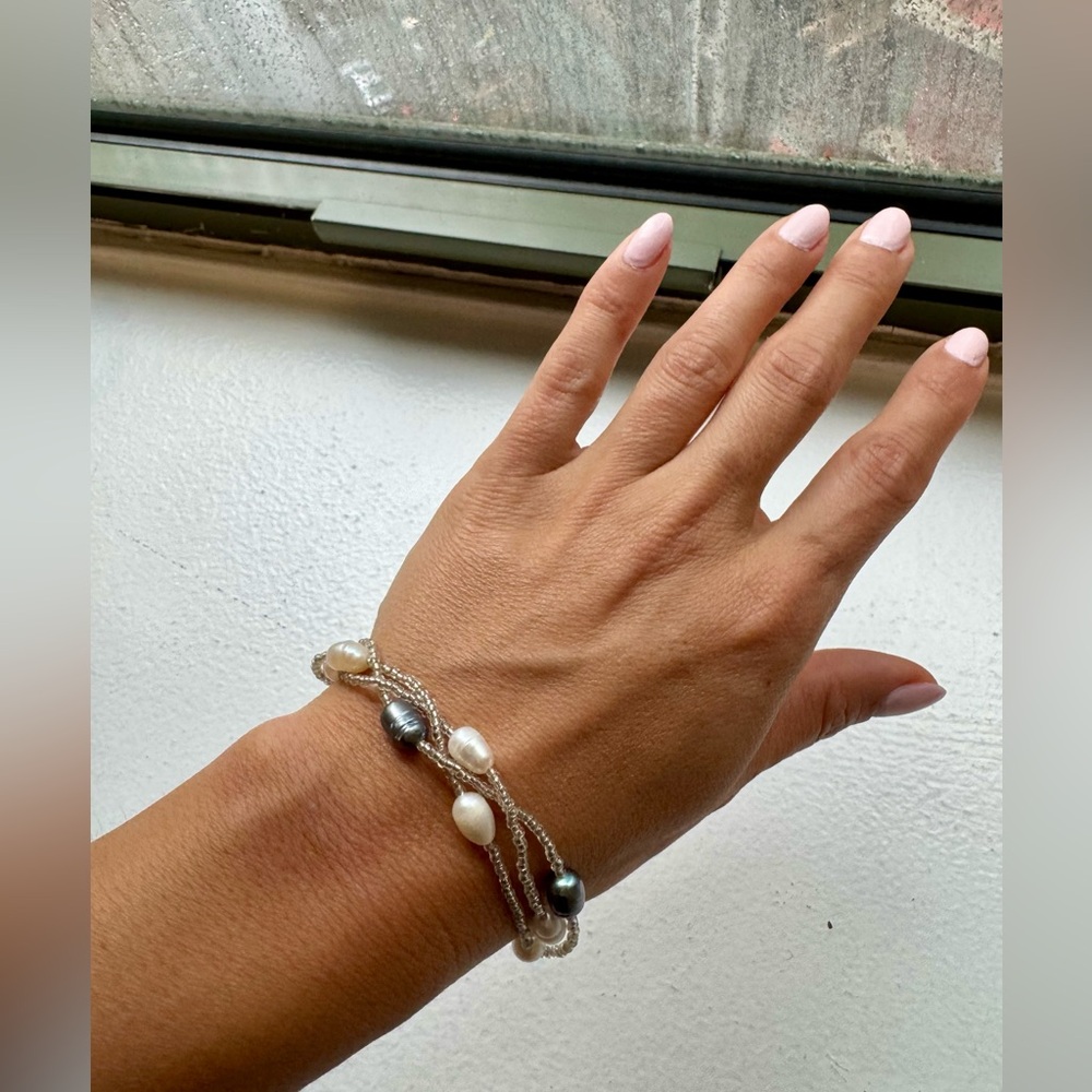 Real Tahitian Pearl & Crystal Strand Bracelet – Magnetic Clasp